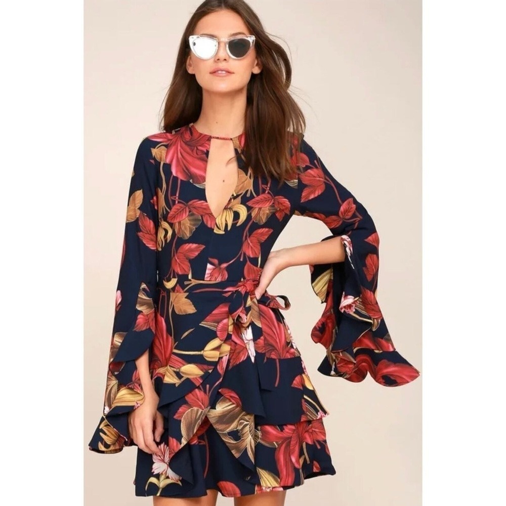 NWT C/MEO COLLECTIVE Gossamer‎ Navy Floral Print Ruffle Sleeve Wrap Dress Small